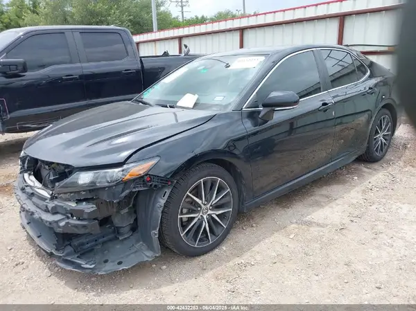 4T1G11AK7NU669539 2022 TOYOTA CAMRY - Image 2