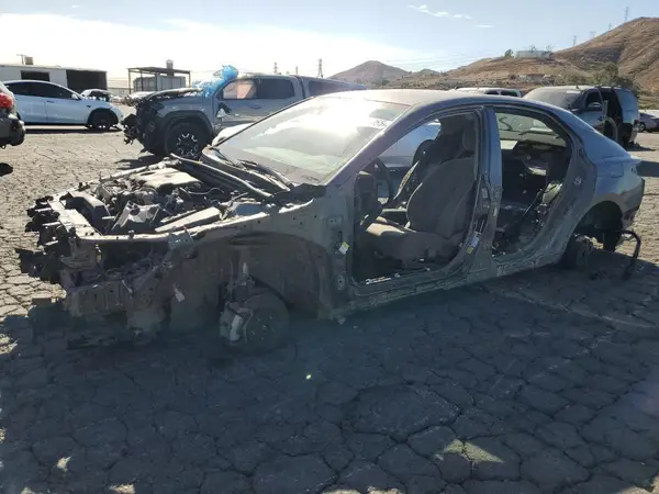 4T1G11AK7NU670884 2022 TOYOTA CAMRY - Image 1