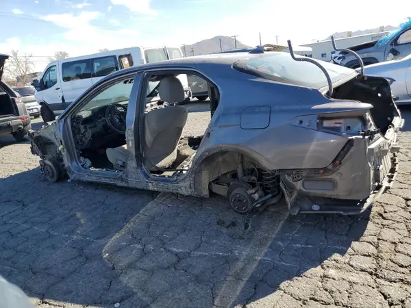 4T1G11AK7NU670884 2022 TOYOTA CAMRY - Image 2