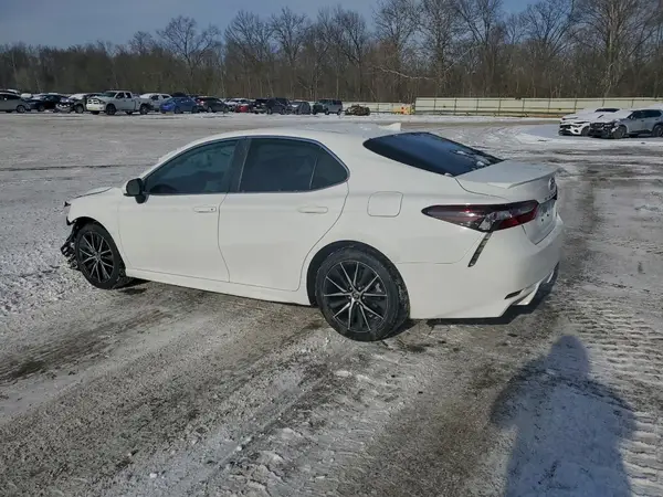 4T1G11AK7NU671050 2022 TOYOTA CAMRY - Image 2