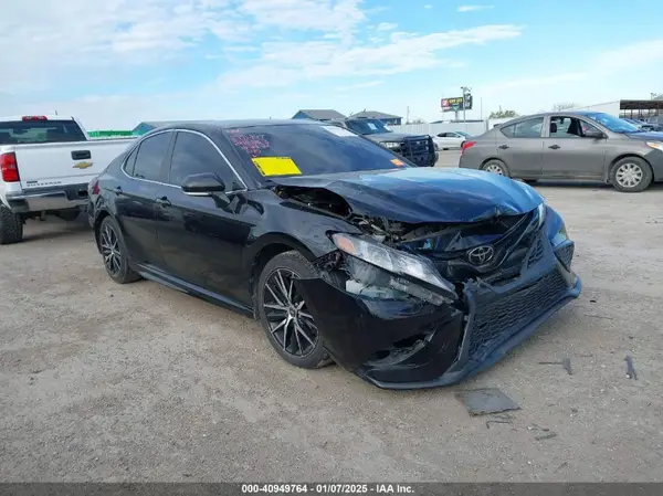 4T1G11AK7NU673994 2022 TOYOTA CAMRY - Image 1
