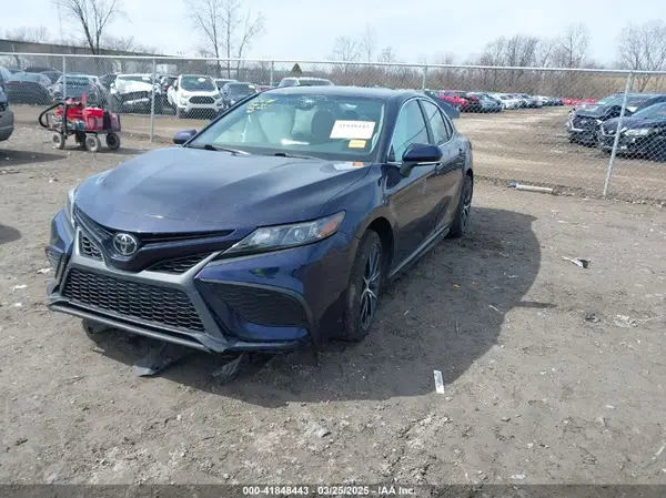 4T1G11AK7NU674059 2022 TOYOTA CAMRY - Image 2