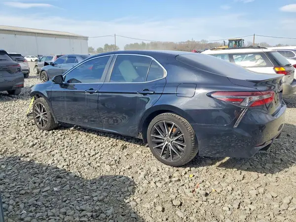 4T1G11AK7NU675213 2022 TOYOTA CAMRY - Image 2