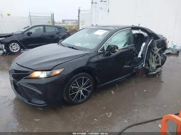 4T1G11AK7NU676314 2022 TOYOTA CAMRY - Image 2