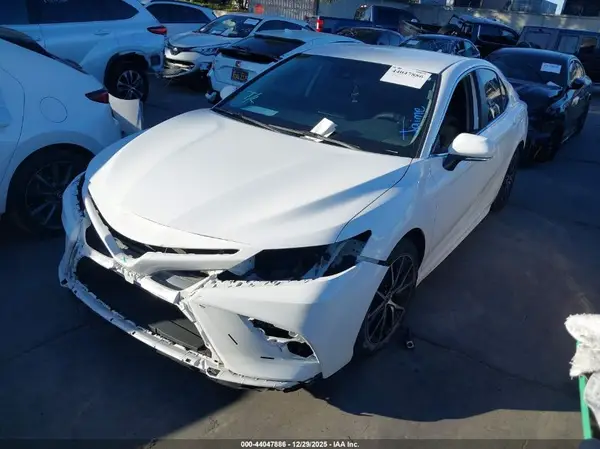 4T1G11AK7NU680248 2022 TOYOTA CAMRY - Image 2