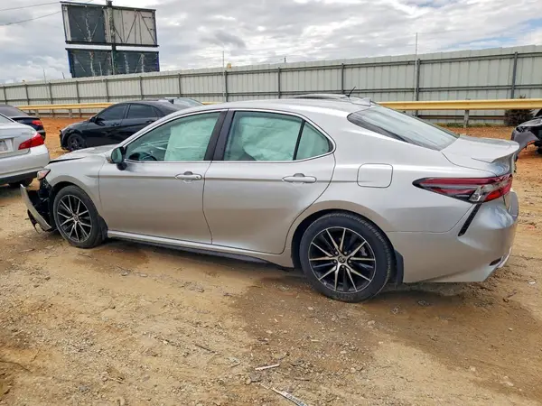 4T1G11AK7NU689144 2022 TOYOTA CAMRY - Image 2