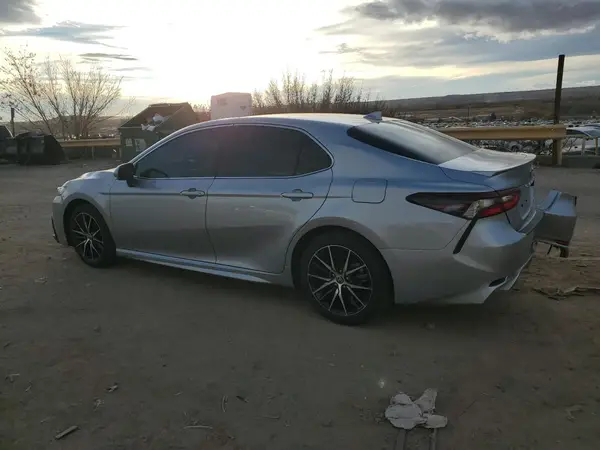 4T1G11AK7NU690598 2022 TOYOTA CAMRY - Image 2