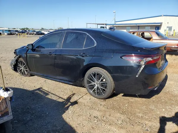 4T1G11AK7NU691928 2022 TOYOTA CAMRY - Image 2