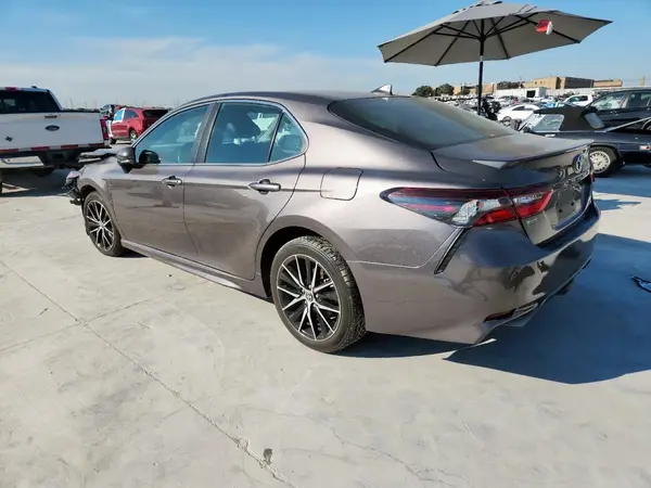 4T1G11AK7NU694036 2022 TOYOTA CAMRY - Image 2
