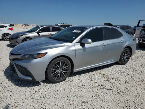 4T1G11AK7NU695218 2022 TOYOTA CAMRY - Image 1