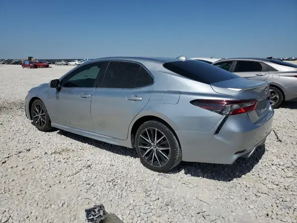 4T1G11AK7NU695218 2022 TOYOTA CAMRY - Image 2