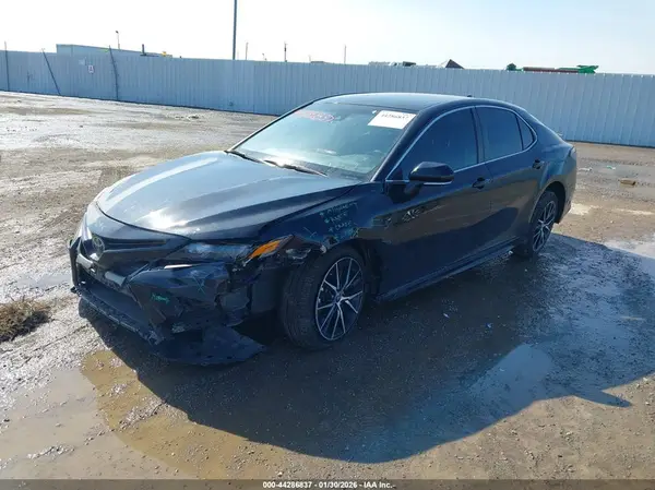 4T1G11AK7NU697101 2022 TOYOTA CAMRY - Image 2