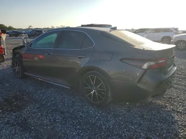 4T1G11AK7NU698152 2022 TOYOTA CAMRY - Image 2