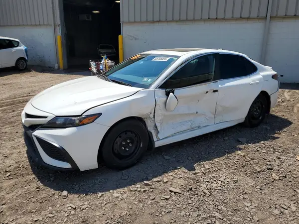 4T1G11AK7NU702569 2022 TOYOTA CAMRY - Image 1