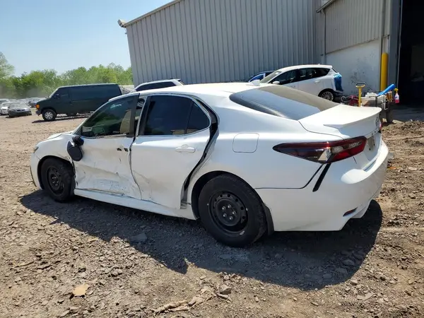 4T1G11AK7NU702569 2022 TOYOTA CAMRY - Image 2