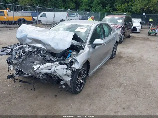 4T1G11AK7NU708971 2022 TOYOTA CAMRY - Image 2