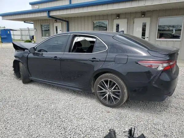 4T1G11AK7NU709697 2022 TOYOTA CAMRY - Image 2