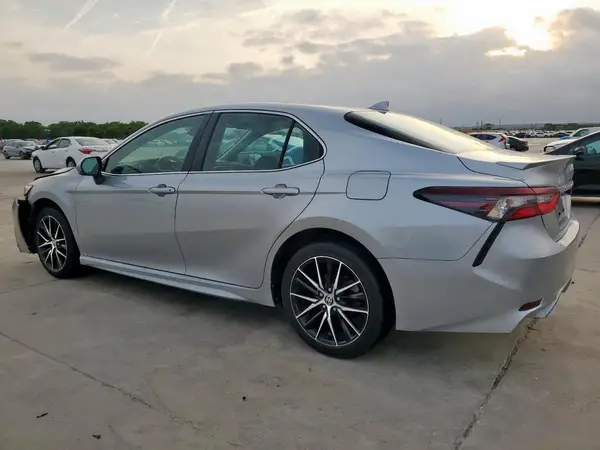 4T1G11AK7NU714639 2022 TOYOTA CAMRY - Image 2