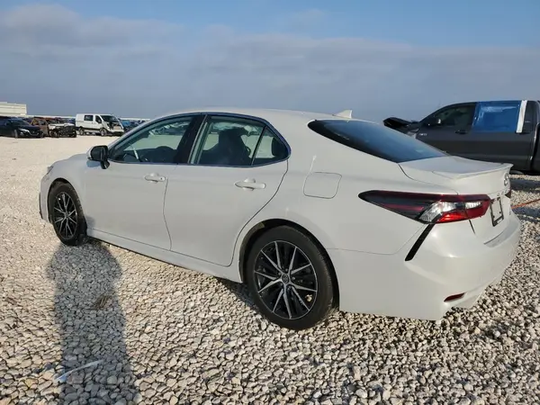 4T1G11AK7PU088545 2023 TOYOTA CAMRY - Image 2
