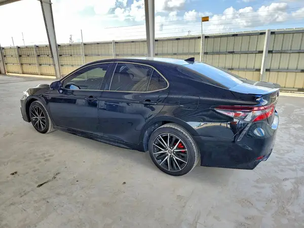 4T1G11AK7PU723585 2023 TOYOTA CAMRY - Image 2