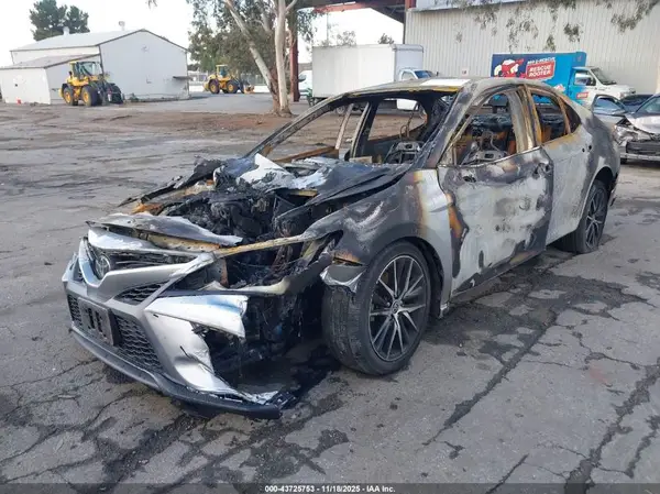 4T1G11AK7PU725644 2023 TOYOTA CAMRY - Image 2