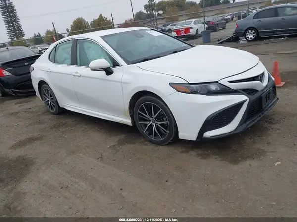 4T1G11AK7PU737373 2023 TOYOTA CAMRY - Image 1