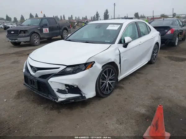 4T1G11AK7PU737373 2023 TOYOTA CAMRY - Image 2