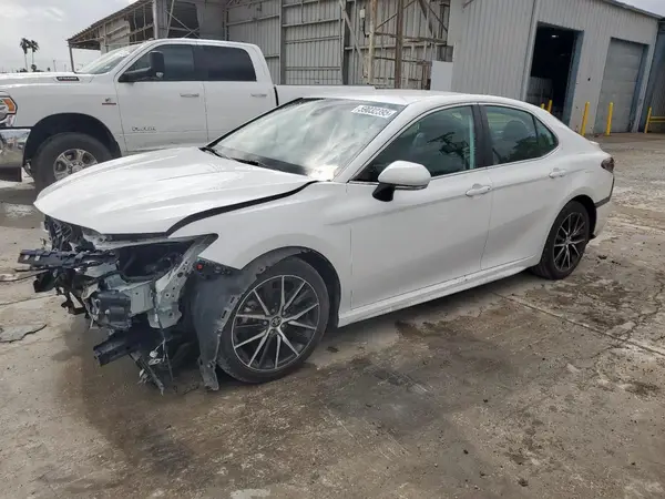 4T1G11AK7PU747417 2023 TOYOTA CAMRY - Image 1