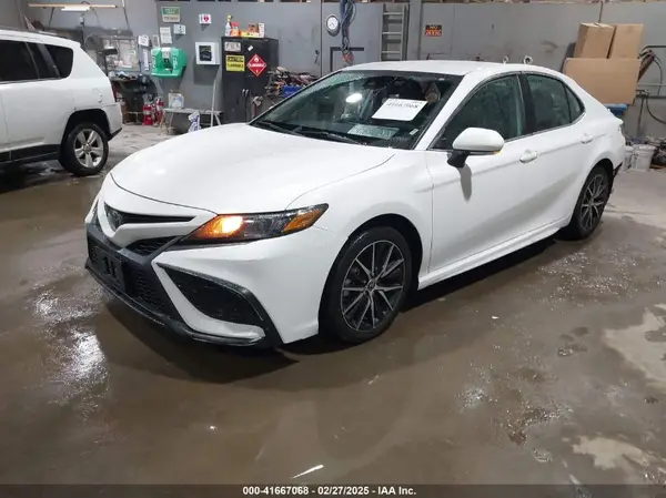 4T1G11AK7PU768185 2023 TOYOTA CAMRY - Image 2