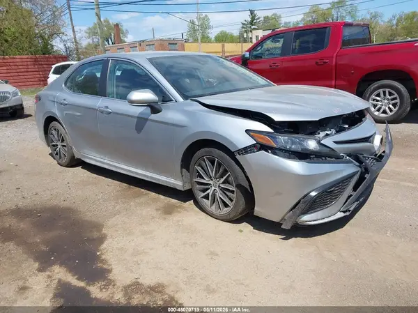 4T1G11AK7PU808555 2023 TOYOTA CAMRY - Image 1