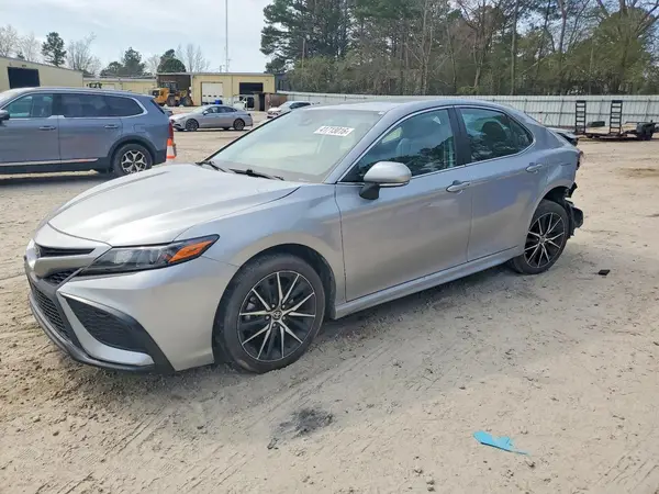 4T1G11AK7PU812640 2023 TOYOTA CAMRY - Image 1