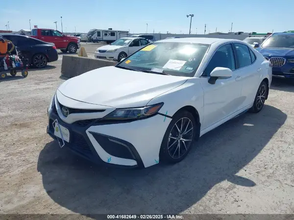4T1G11AK7PU821225 2023 TOYOTA CAMRY - Image 2