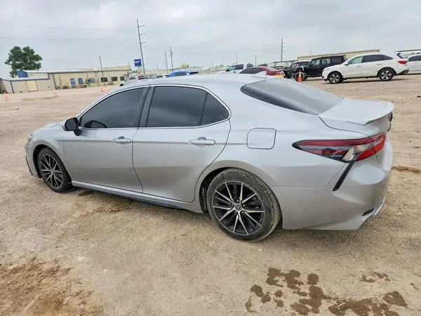 4T1G11AK7RU207696 2024 TOYOTA CAMRY - Image 2