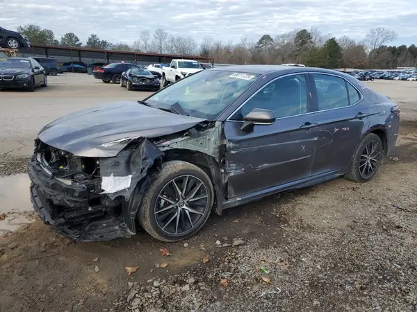 4T1G11AK7RU209366 2024 TOYOTA CAMRY - Image 1