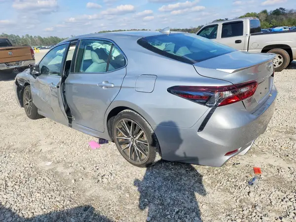 4T1G11AK7RU215930 2024 TOYOTA CAMRY - Image 2