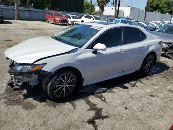4T1G11AK7RU227592 2024 TOYOTA CAMRY - Image 1