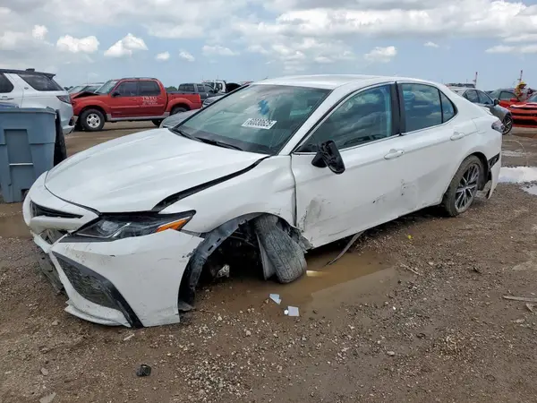 4T1G11AK7RU240889 2024 TOYOTA CAMRY - Image 1