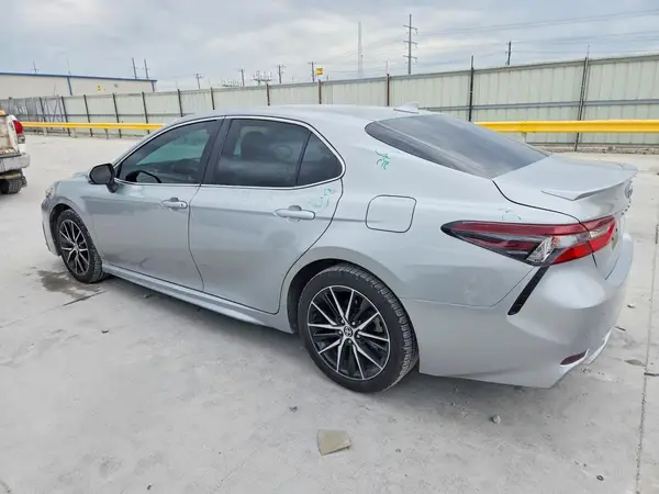 4T1G11AK7RU244814 2024 TOYOTA CAMRY - Image 2