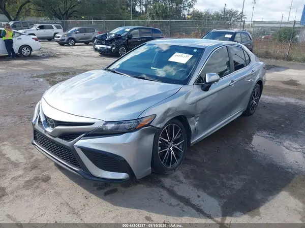 4T1G11AK7RU246093 2024 TOYOTA CAMRY - Image 2