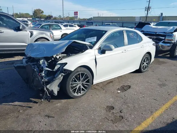 4T1G11AK7RU247115 2024 TOYOTA CAMRY - Image 2