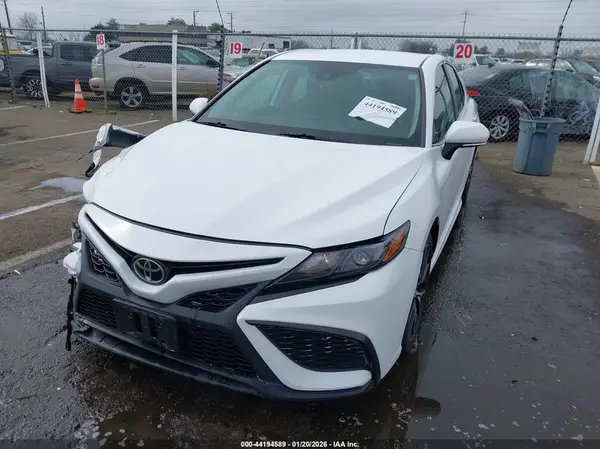 4T1G11AK7RU248068 2024 TOYOTA CAMRY - Image 2