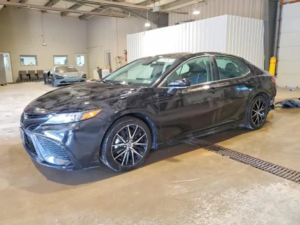 4T1G11AK7RU256462 2024 TOYOTA CAMRY - Image 1