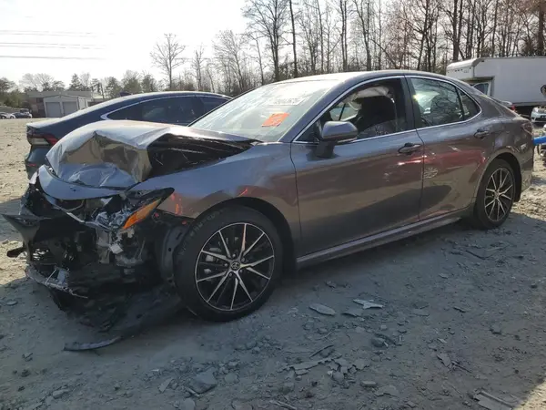 4T1G11AK7RU257529 2024 TOYOTA CAMRY - Image 1