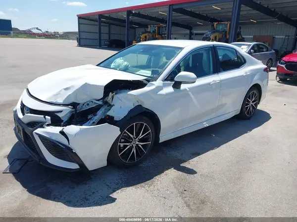 4T1G11AK7RU258504 2024 TOYOTA CAMRY - Image 2