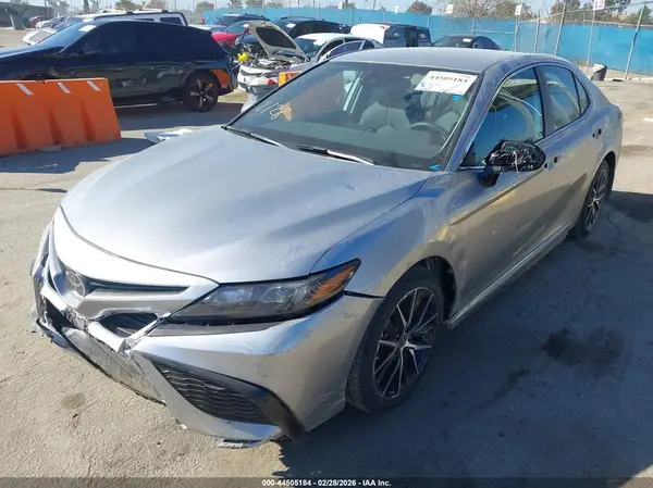 4T1G11AK7RU262228 2024 TOYOTA CAMRY - Image 2