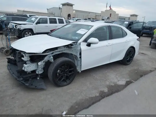 4T1G11AK7RU845088 2024 TOYOTA CAMRY - Image 2