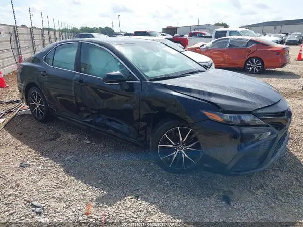 4T1G11AK7RU853465 2024 TOYOTA CAMRY - Image 1
