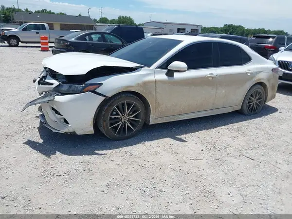 4T1G11AK7RU854891 2024 TOYOTA CAMRY - Image 2