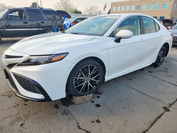 4T1G11AK7RU859069 2024 TOYOTA CAMRY - Image 1