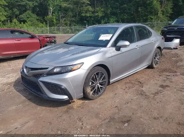 4T1G11AK7RU860092 2024 TOYOTA CAMRY - Image 2